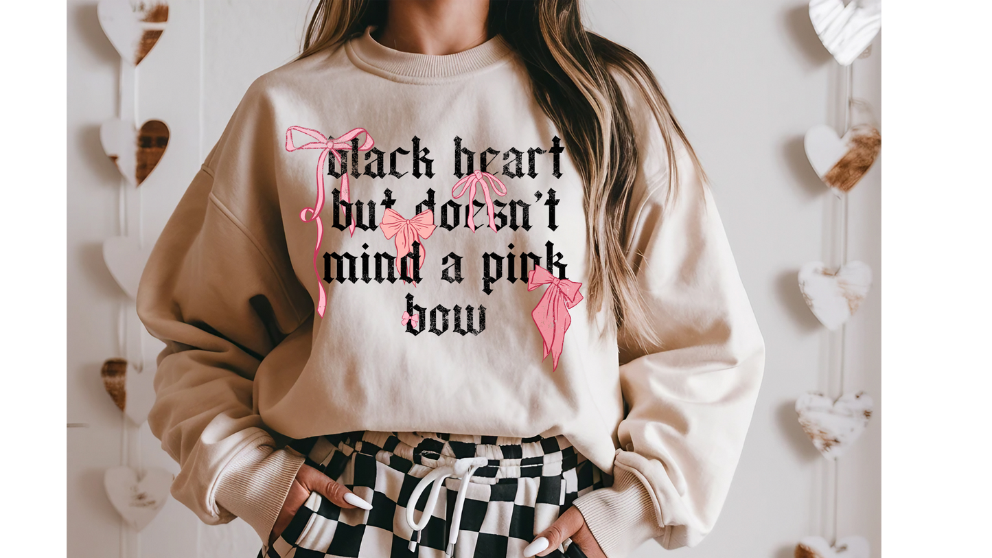BLACK HEART DONT MIND A PINK BOW