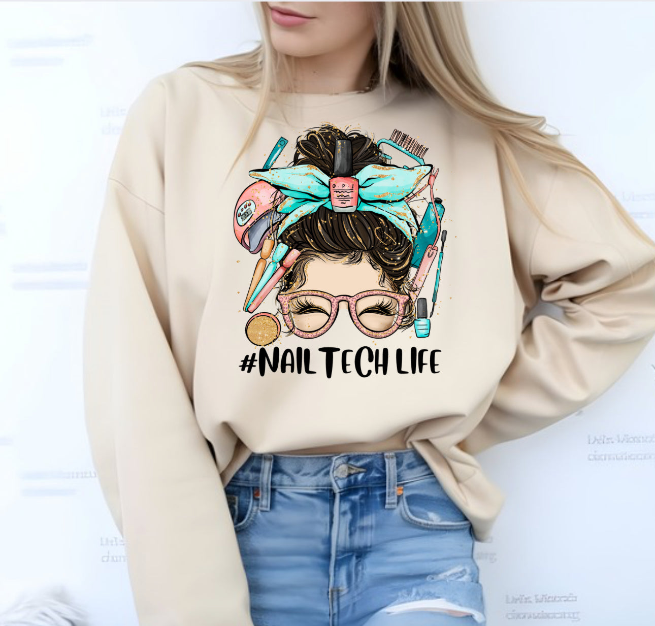 MESSY BUN NAIL TECH