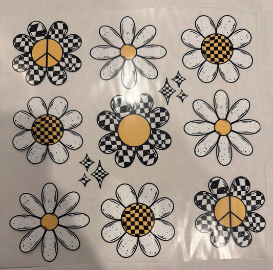 Checkered peace daisies